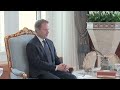 SH, der Emir, verleiht dem Botschafter Frankreichs in Katar den “Al-Wajbah-Orden”