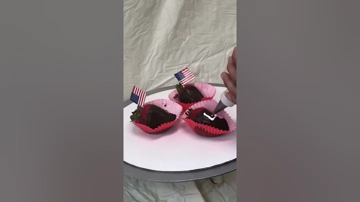 4th of July Chocolate Dipped Strawberries #shorts Details  https://m.youtube.com/watch?v=uT-v0Tm4yAE