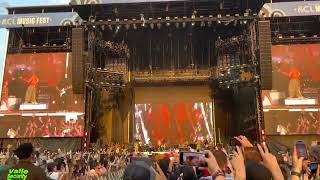 Paramore - Misery Business (Live)