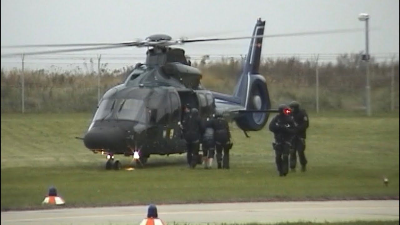 EC 155 of the Federal Police picks up the crew  #ec155 #police #spotting 