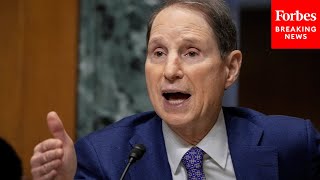 'Focus On These Big Players': Ron Wyden Urges IRS To Look Into The 'Ultra Wealthy'