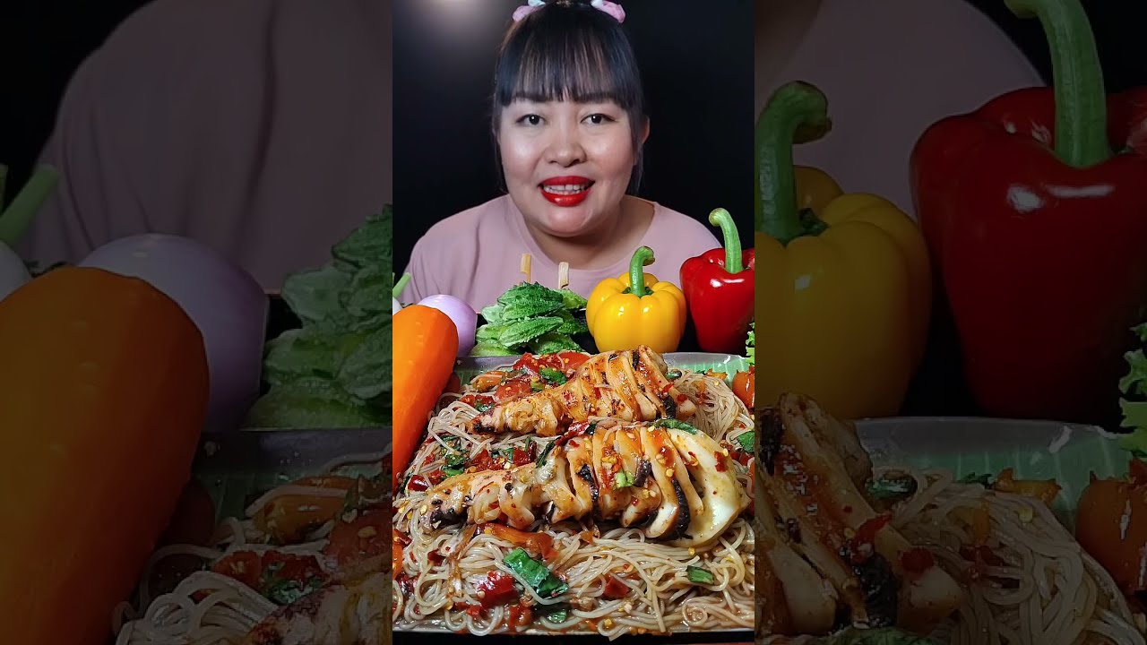 ตำขนมจีนใส่หางหมึกย่างหอมๆ เผ็ดแซ่บนัวอร่อยสุดๆ @ตั้งใจกิน