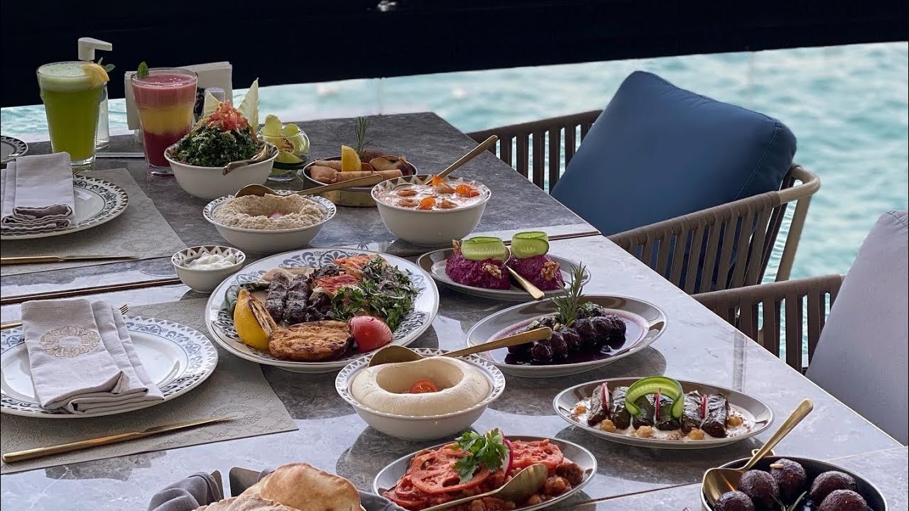 مطعم كرم بيروت أجمل اطلاله بحريه في الخبر