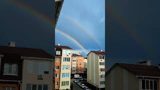 Подвійна #веселка 🌈 - рідкісне атмосферне #явище. Літо, вечір та кольорова й яскрава #райдуга