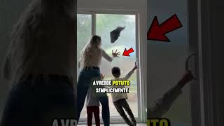 La Casa Di Questa Famiglia È Stata Colpita Da Un Uragano