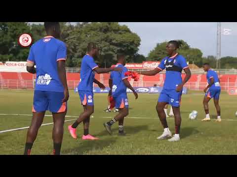 TAZAMA MUKWALA ATEBA NA MPANZU WALICHO KIFANYA UWANJA WA MAZOEZI WAKIJIANDAA NA MECHI YA DABI