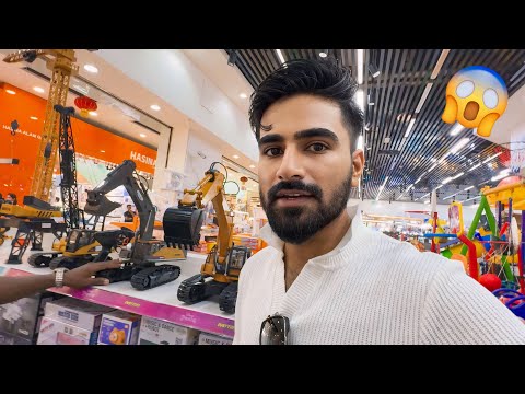 Dubai Ke Mall me fas gaye 🥲