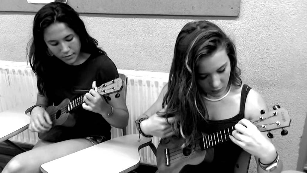 The Brugulat Ukelele Orchestra. Harvest Moon, Neil Young.