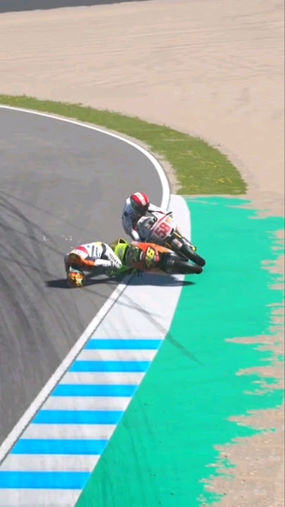 Valentino rossi hits marco simoncelli #valentinorossi46 #marcosimoncelli #valentinorossi #vale