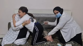 لما تبقي تعبان وأمك تخدك لدكتور حمار 🧑‍⚕️🩺 عشان تاخد حقنه 💉 غصب عنك 😭