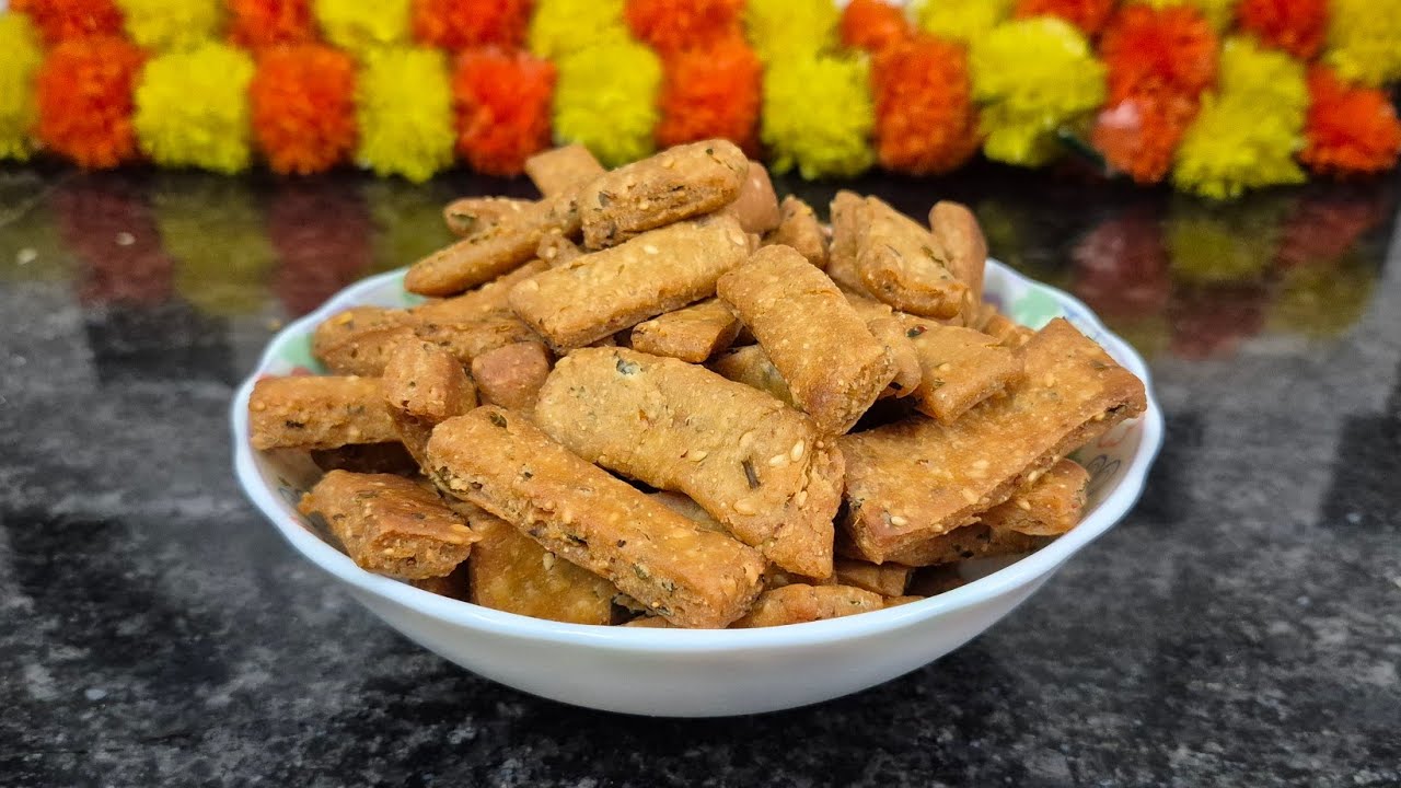Namkeen Mathri Recipe | खस्ता मसाला मठरी |Holi Special Snacks Recipe