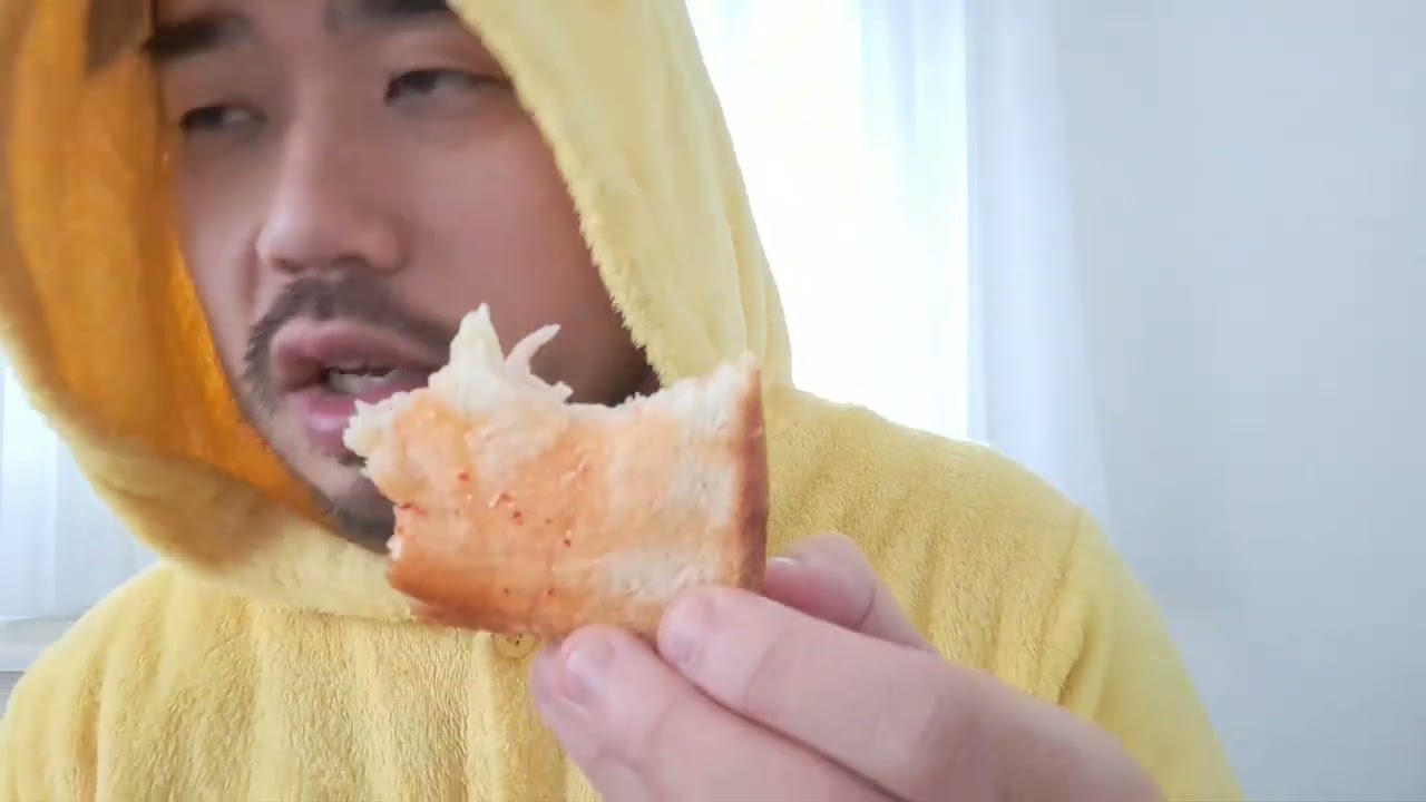 Немецкий ASMR-видео с жареным сыром (звуки еды и счет от 0 до 100)