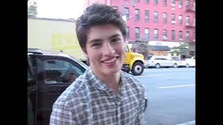 GREGG SULKIN (Wizards of Waverly Place) Has Cupcakes at Magnolia Bakery!