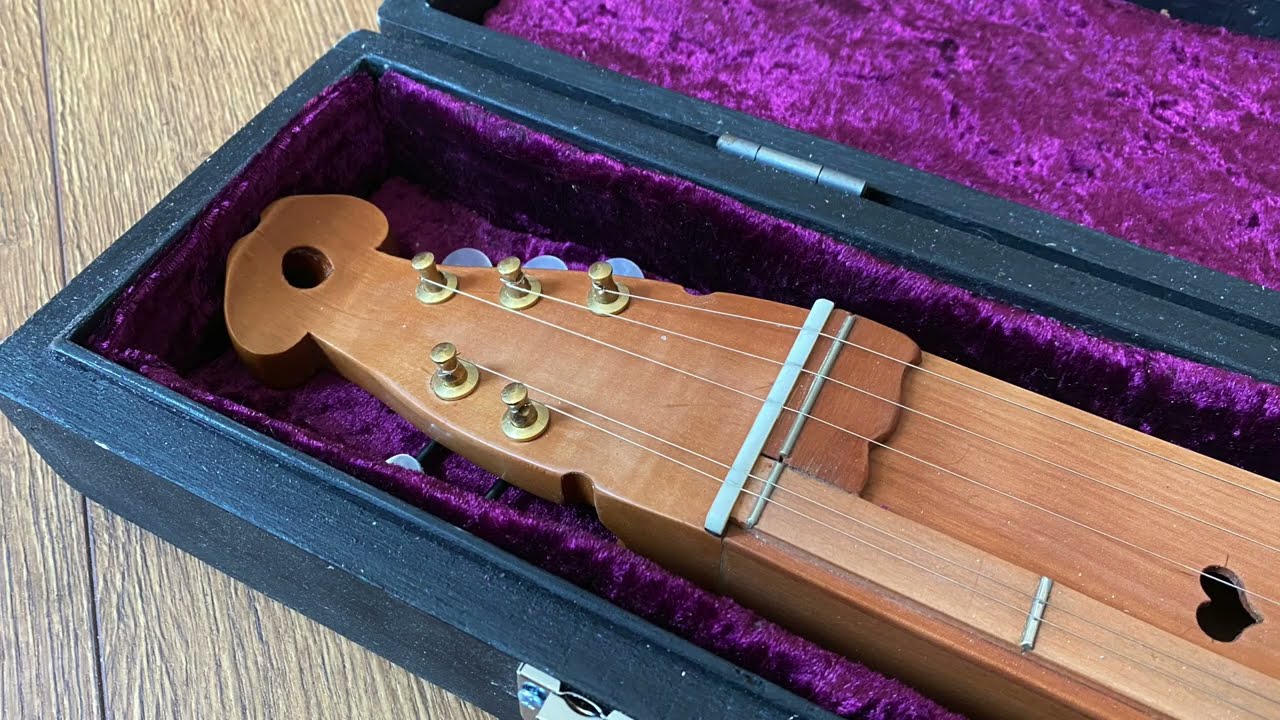 épinette des Vosges,  (plans available) by Michael J King