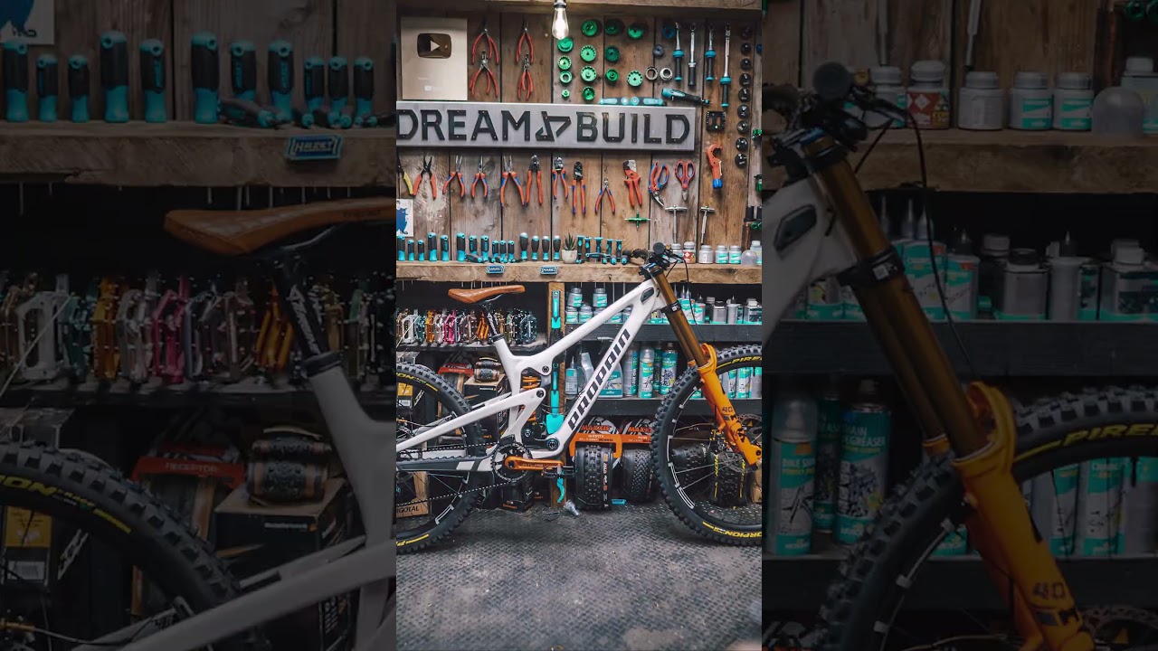 166 000 000 просмотров - 1 025 000 подписчиков - собрано 465 велосипедов - мы только начинаем… 😏