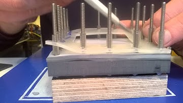 Assembling a single cell redox flow battery