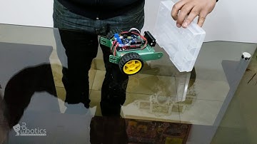 Robot móvil evita obstáculos