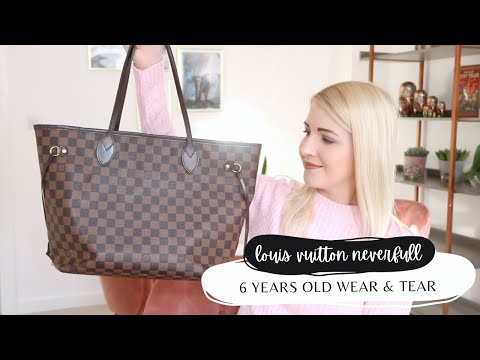 When you get a Louis Vuitton Neverfull bag the straps come straight but  over time they flop. T…