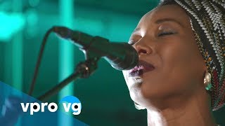 Fatoumata Diawara - Fenfo (live @TivoliVredenburg Utrecht) chords