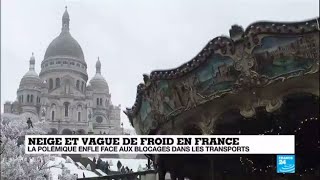 En IMAGES - Neige à Paris : La Tour Eiffel fermée au public pour raison de sécurité