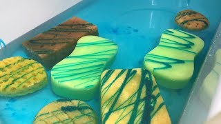 Blue Tub Soapy Sponge Squeezing/ASMRsqueeze