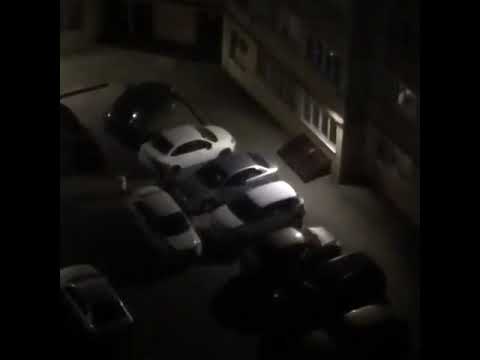 В Ставрополе мужчины оттолкали машину автохама и спустили колеса