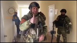 Рамзан Кадыров публикует видео со своими солдатами, которые сейчас работают в Мариуполе.