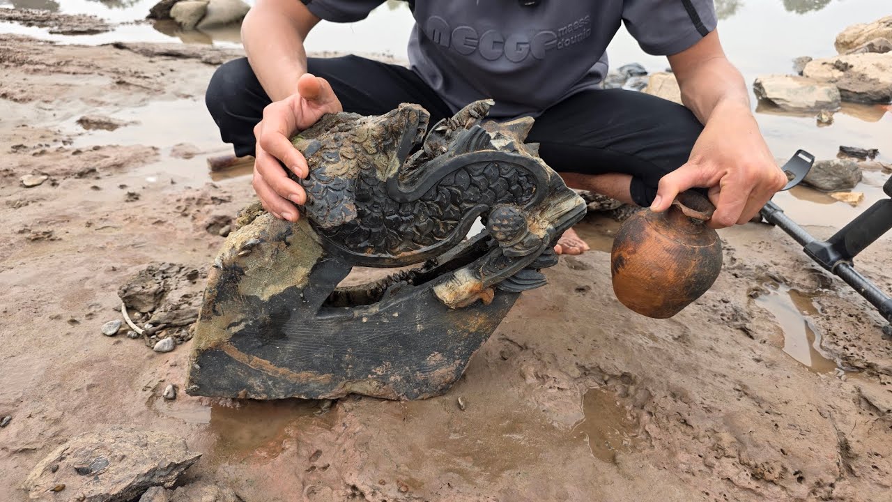 Phát Hiện Một Linh Thú Thời Đại Nhà Trần Với Những Đường Trạm Trổ Cực Kỳ Sắc Nét Cực Kỳ Đẹp