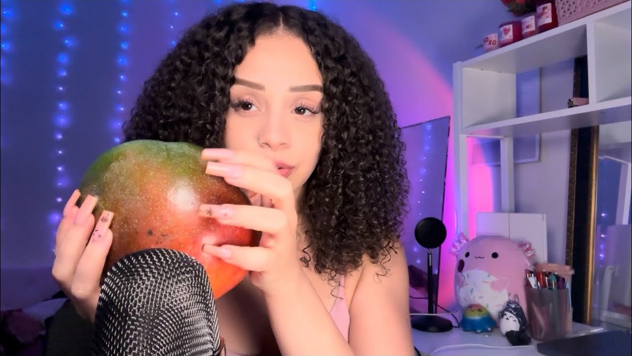 ASMR Eating Sounds | Comiendo Mango Jugoso🥭 *GIANT juicy mango from DR 🇩🇴*