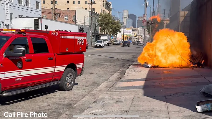 ( Small Explosion ) LAFD FR9 Handles Rubbish Fire 