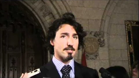 Justin Trudeau, speaks in defense of Megan Leslie - 121114
