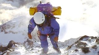 mounting when walking on 4800 fitsنسيت الجاكيت فوق جبال الالب وتخيل وضعك تحت الصفر درجة الحرارة