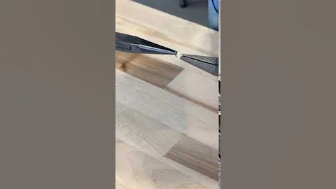 Opening a jump ring