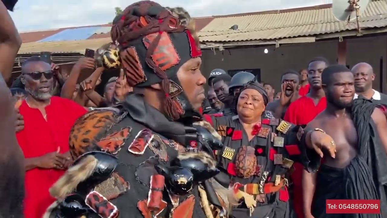 Watch Okuapehene’s Fontomfrom Dance at the 2022 Odwira Day 4 - visitation to Okoman elders