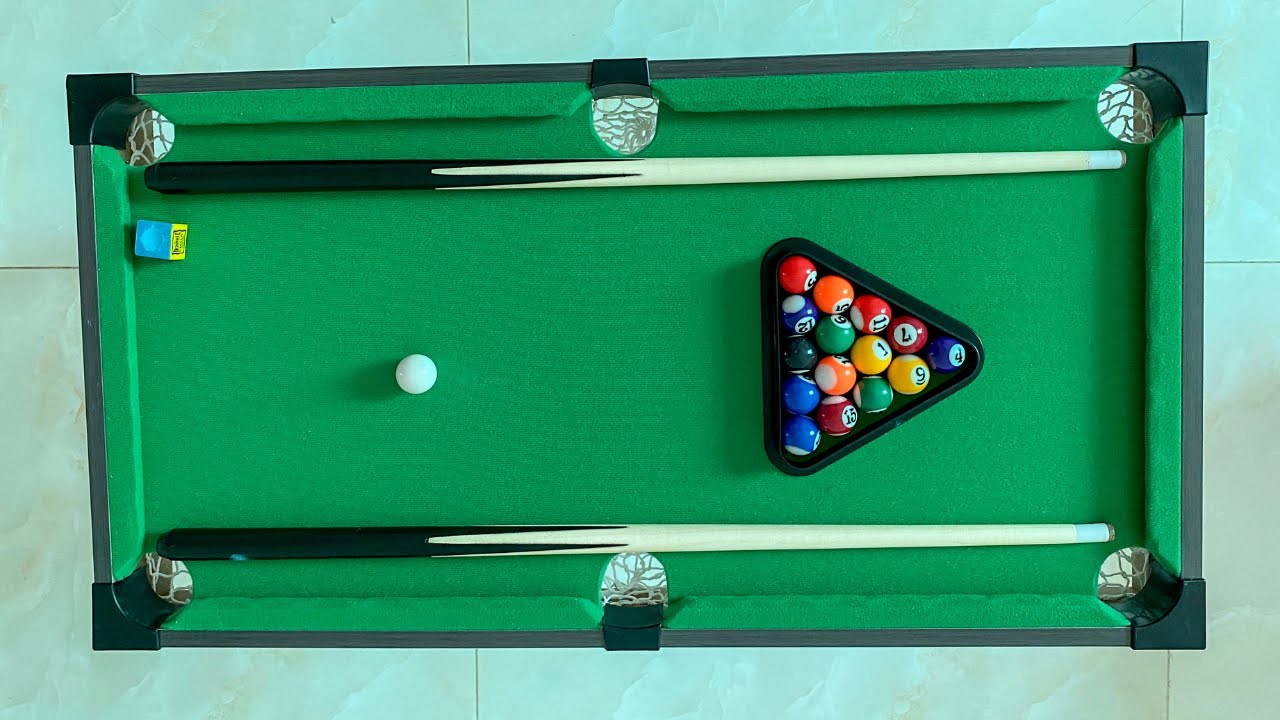 Trên tay bàn bida lỗ cỡ lớn, cảm giác rất giống thật, chơi rất đã ghiền ...