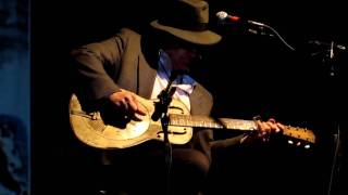 Gary Lucas Performs Captain Beefheart&#39;s &quot;Sure Nuff N Yes I Do&quot; (clip)