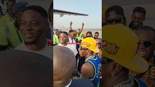 The airport workers hails Shatta Wale & off course he gave Althea some money at Kotoka Airport #brag