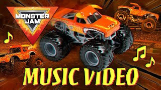 El Toro Loco Fan  🐂🎶 | Monster Jam Trucks Song #2