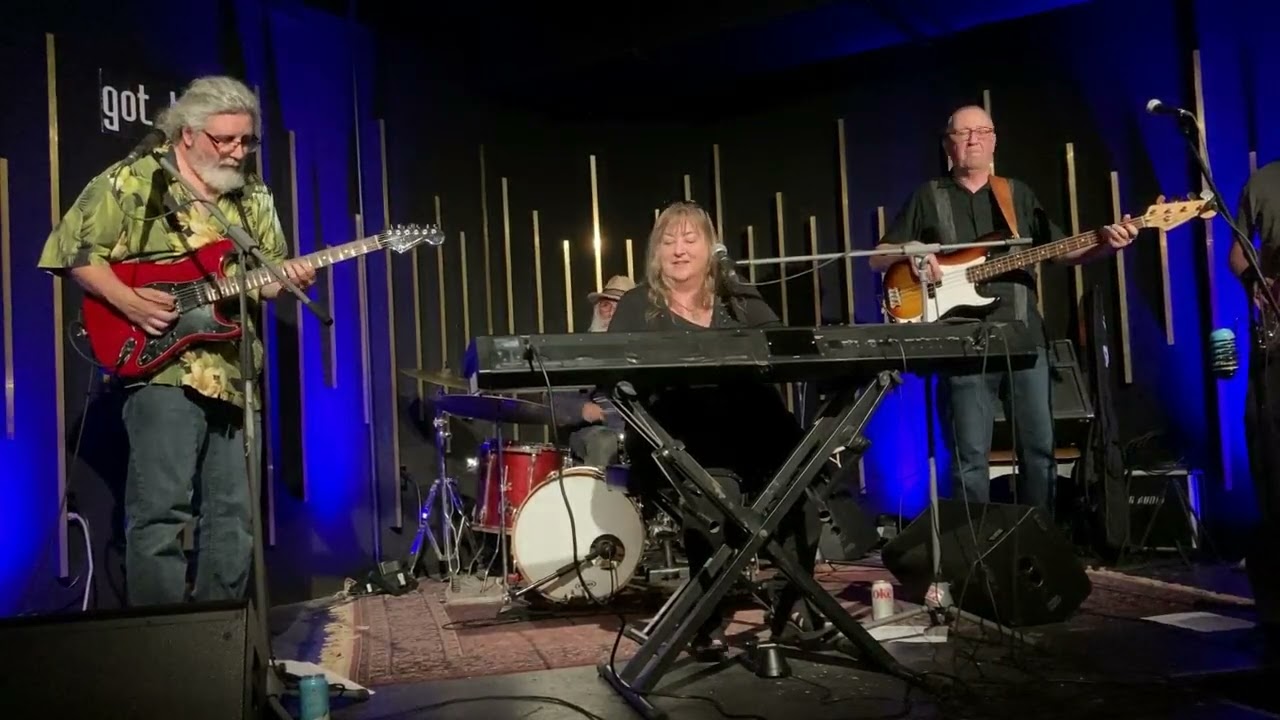 "Gotta Keep Her 88s Straight" features Doris Mason