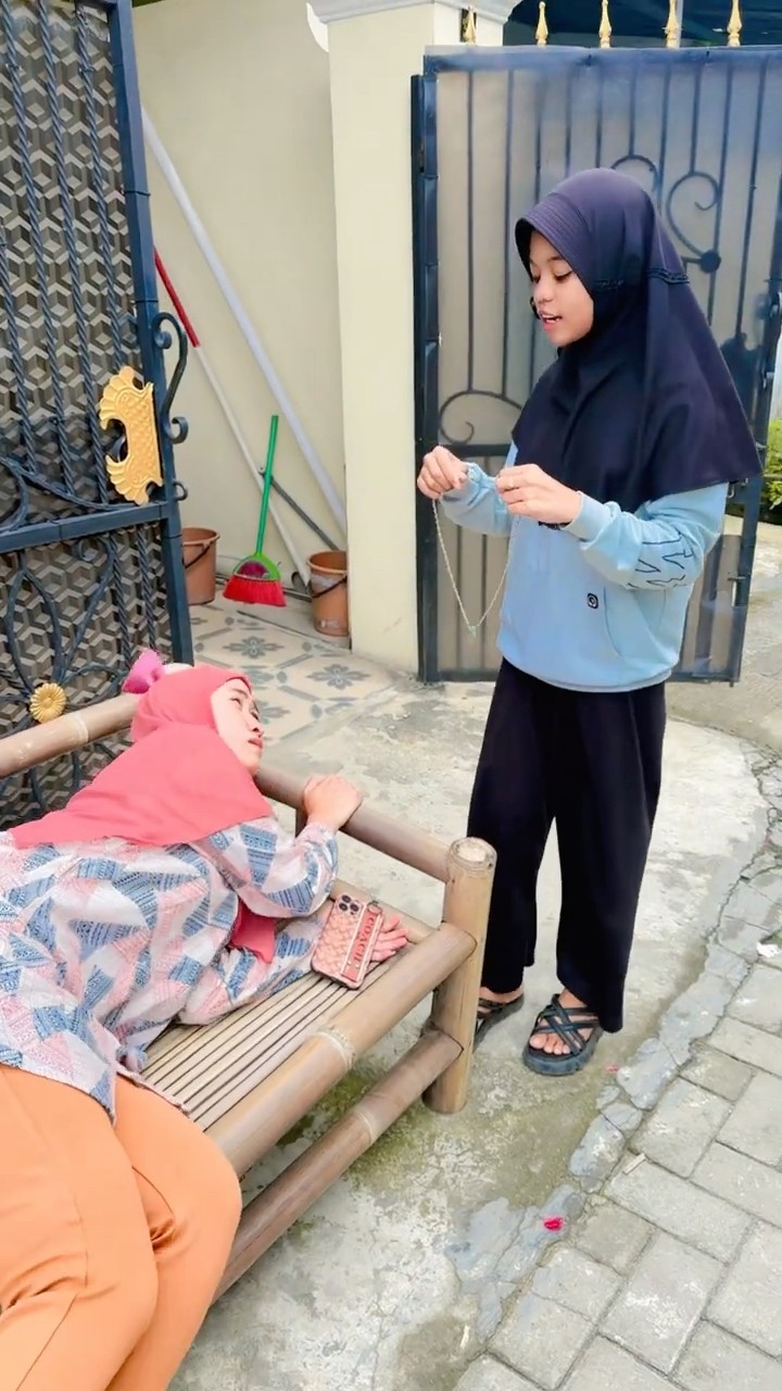 AINUN ANAK YANG BAIK