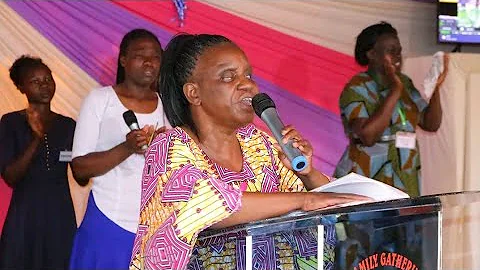 mary atieno baraka zitanifuata full song performance in kitale