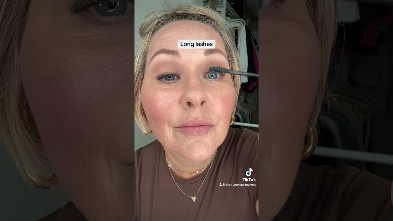 Primer and mascara in one! Wear alone/with another mascara 