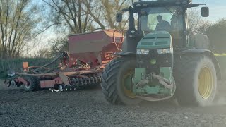 Fadroma zawiodła na robocie * rozrzucanie biomasy * wysiew roślin w systemie ekologicznym 