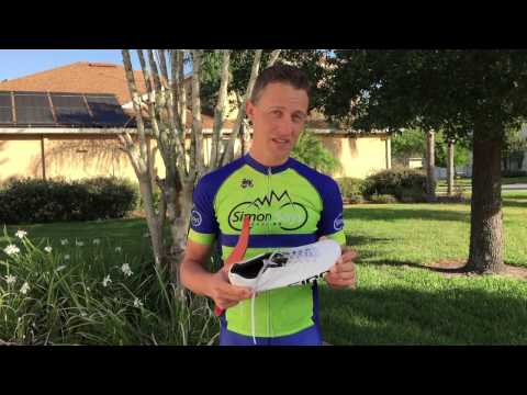 Vídeo: Giro Empire ACC Revisão de sapatos de estrada refletivos
