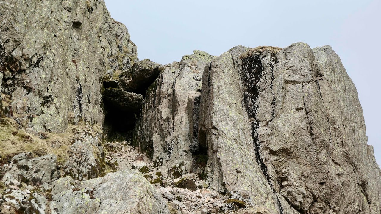 Crinckle Crags Bad Step and Bow Fell Climbers’ Traverse