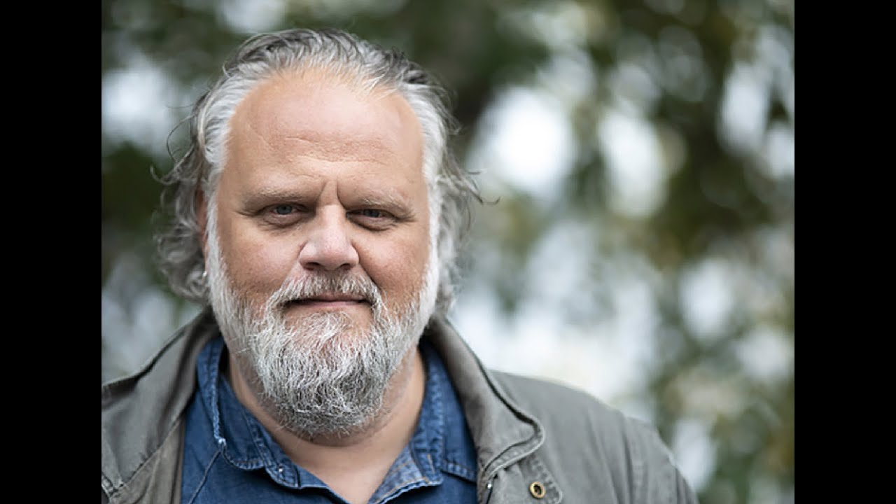 Peter Hallström med band. Så vem kommer här. Live i Gislaved 30 sept 2022.