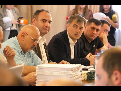 კომისია 800 დევნილი ოჯახისთვის სოფლად სახლის შესყიდვის საკითხს განიხილავს