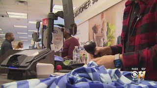 The Clock Is Ticking For Last Minute Holiday Shoppers In North Texas