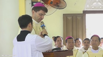 Đức Tổng Giám mục Marek Zalewski - Đại diện Tòa Thánh chúc mừng Giáo phận Vinh