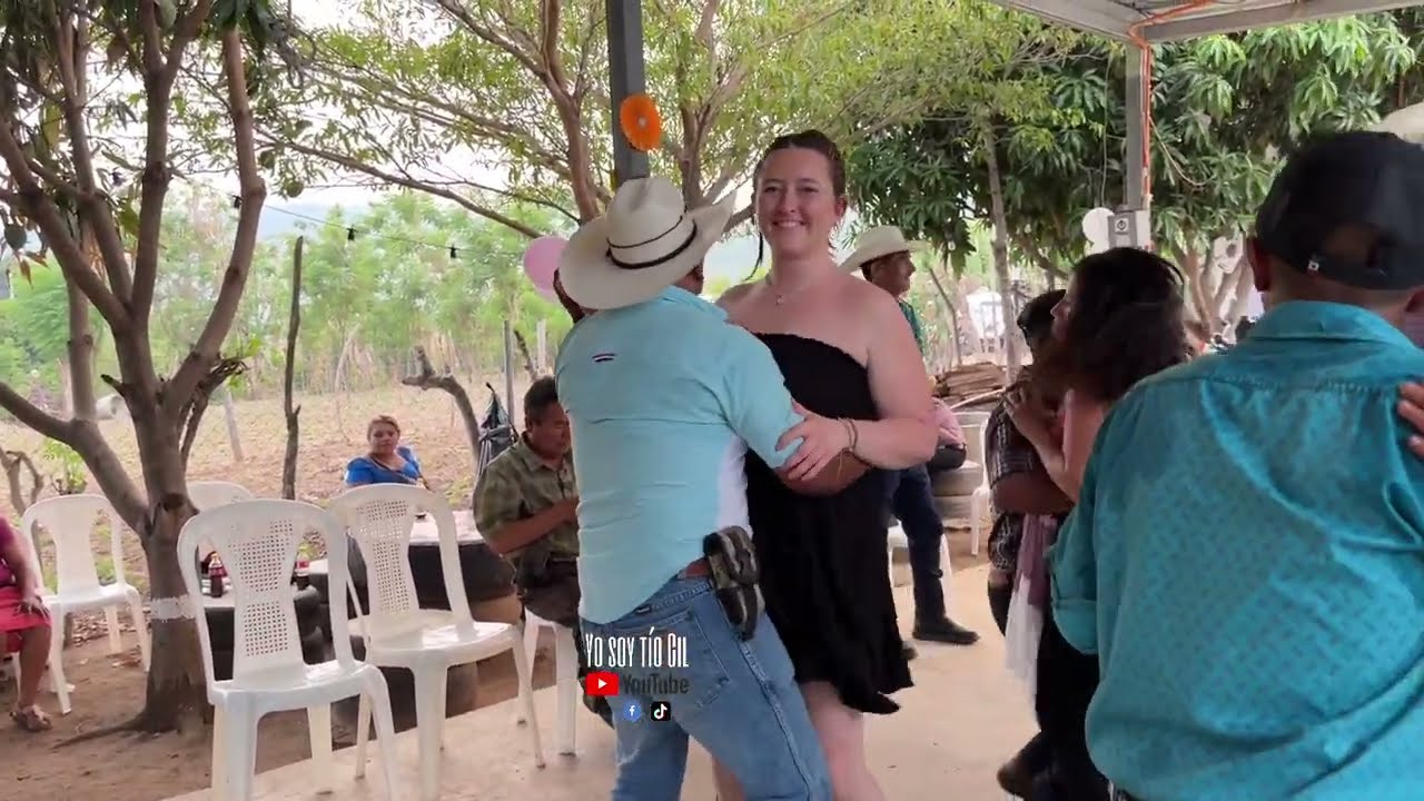 Asta las gringas vienen a bailar aquí a chiquimula que lujo de bailes puro baile #baileschingones
